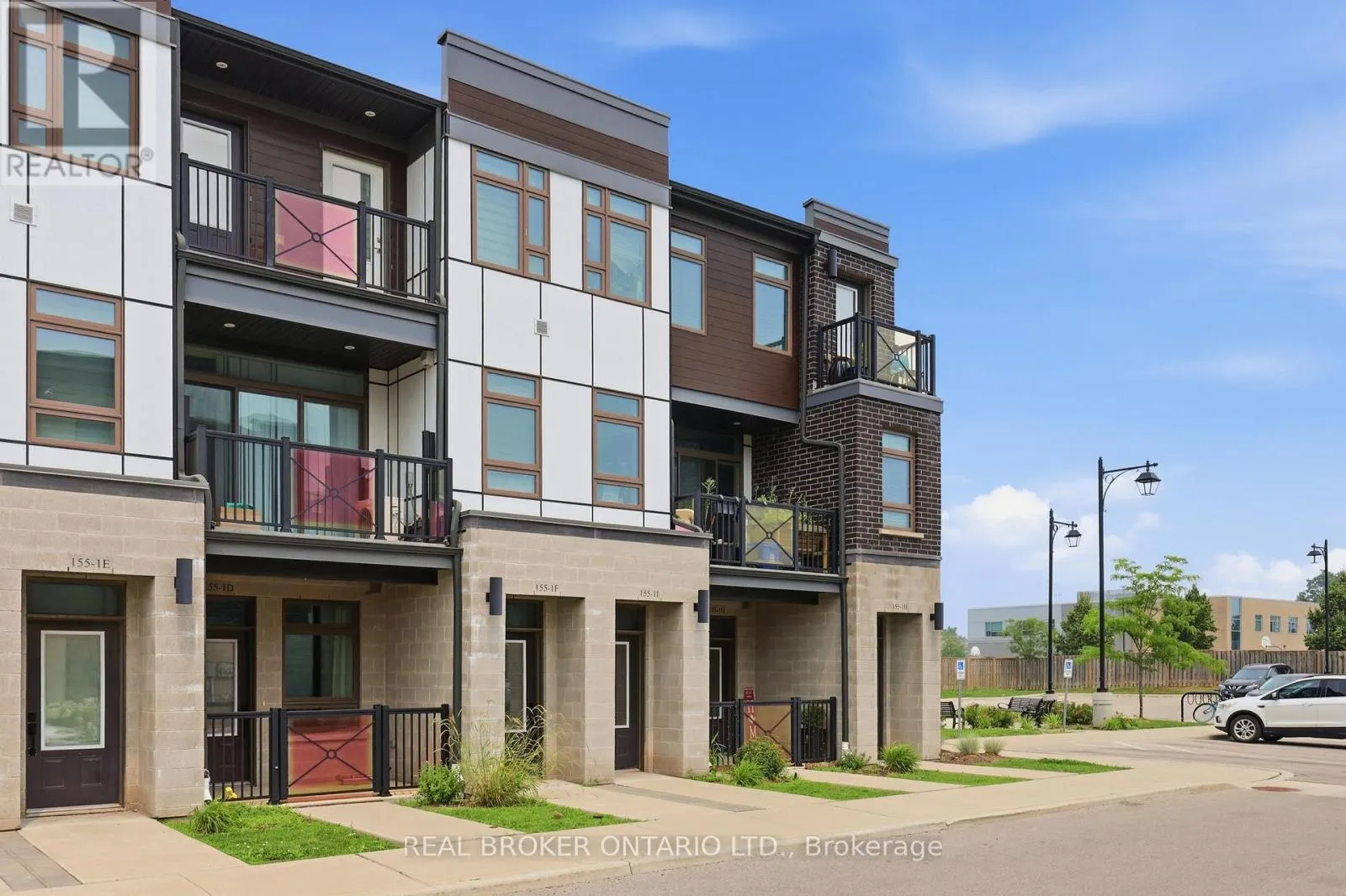 1 G - 155 THOMAS SLEE DRIVE S
