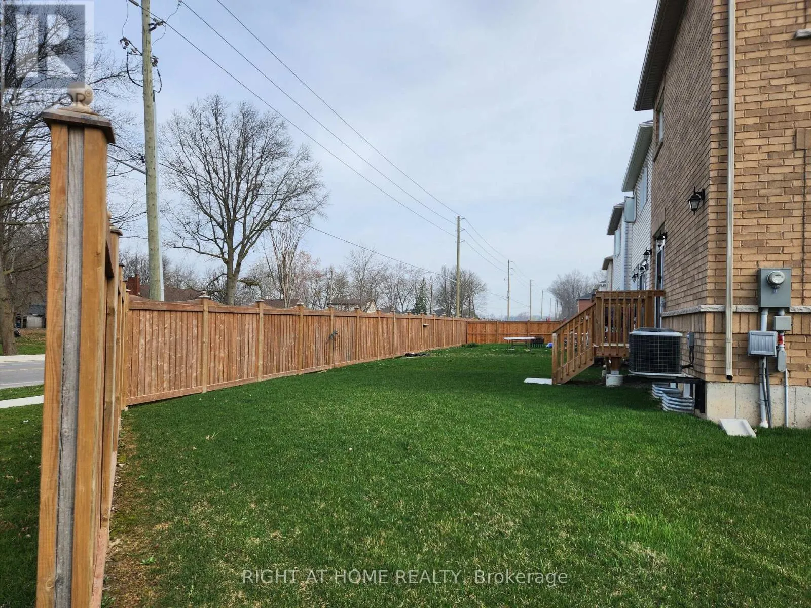 8895 CHICKORY TRAIL