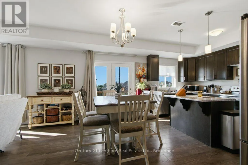 7 COTTONWOOD DRIVE