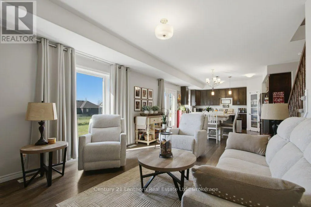 7 COTTONWOOD DRIVE