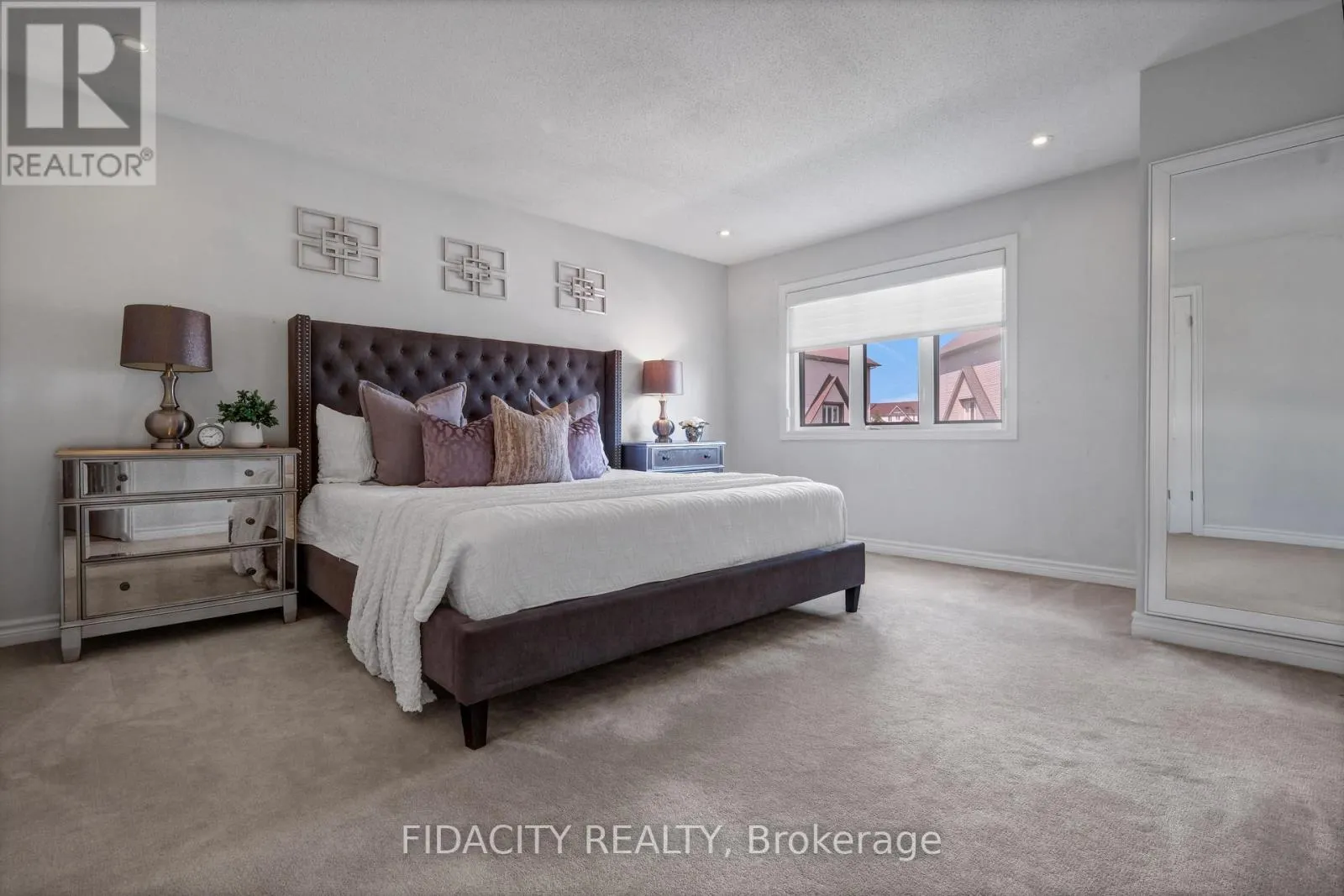 380 GOLDENBROOK WAY