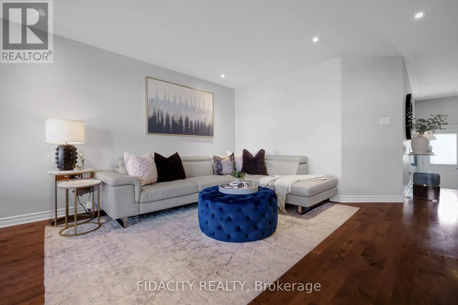 380 GOLDENBROOK WAY