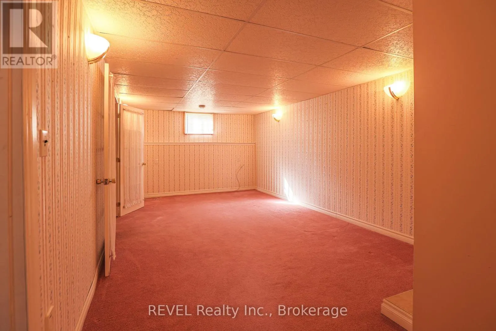 3 JACKSON COURT W