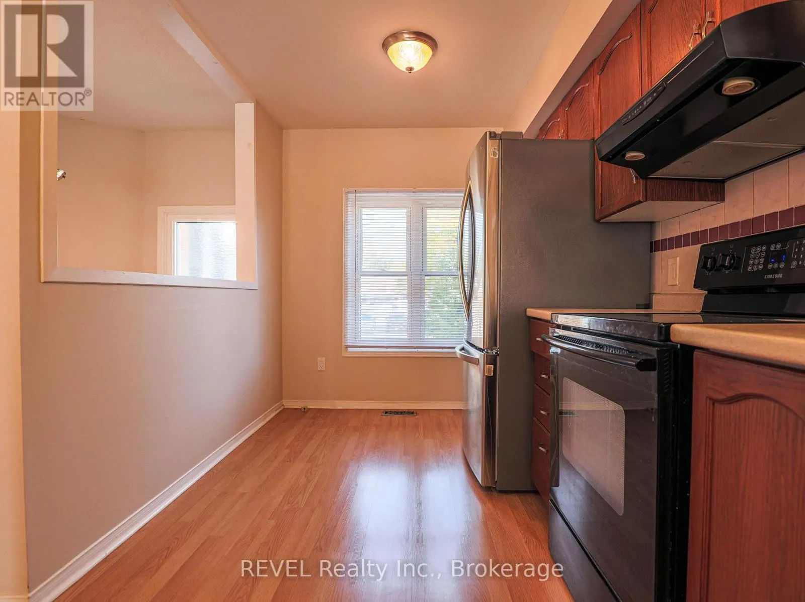 3 JACKSON COURT W