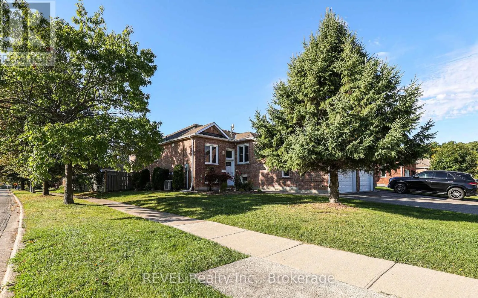 3 JACKSON COURT W