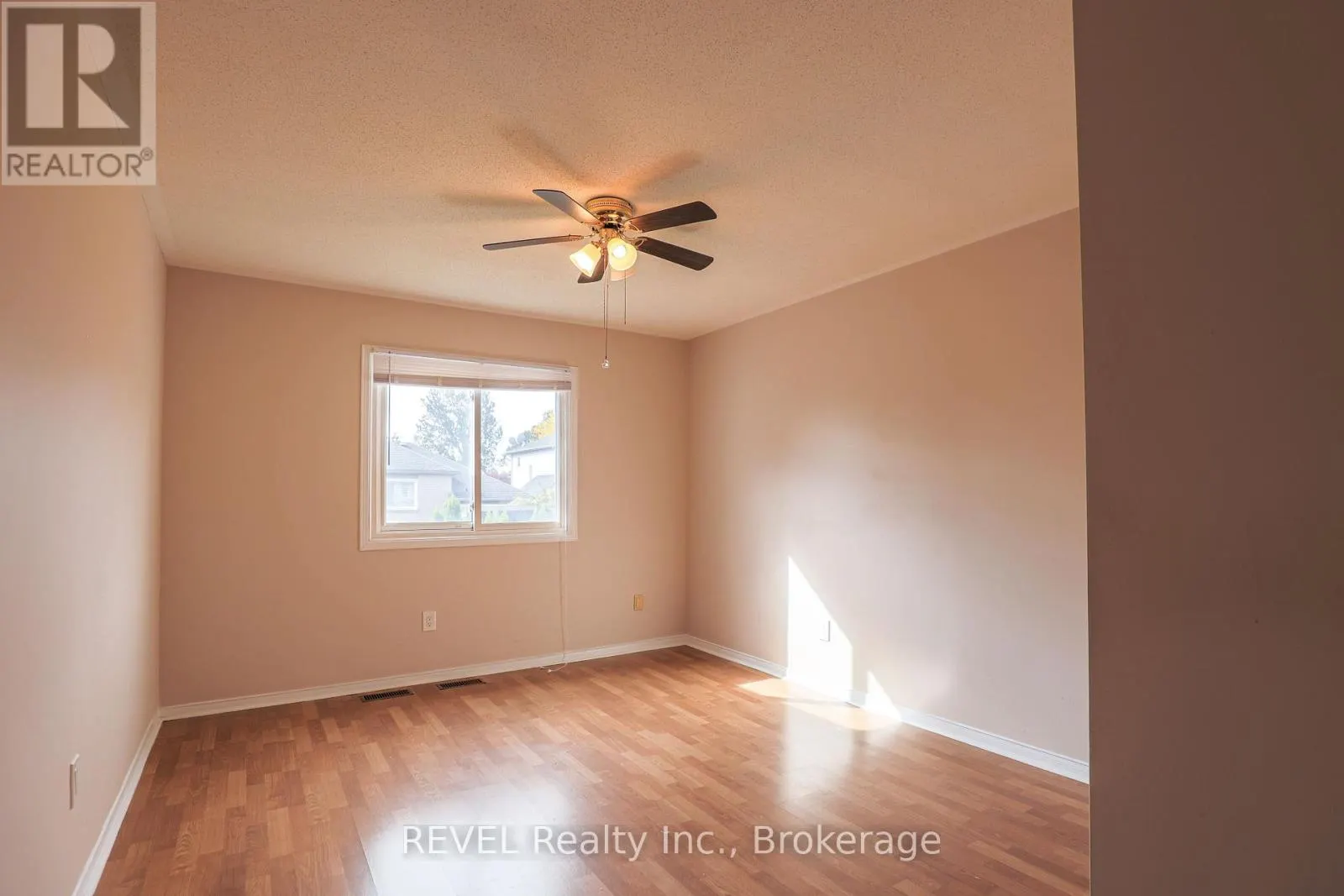 3 JACKSON COURT W