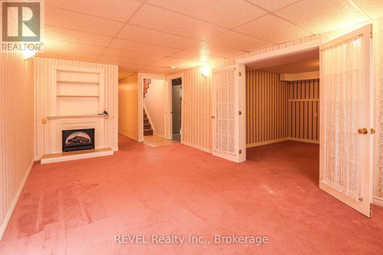 3 JACKSON COURT W