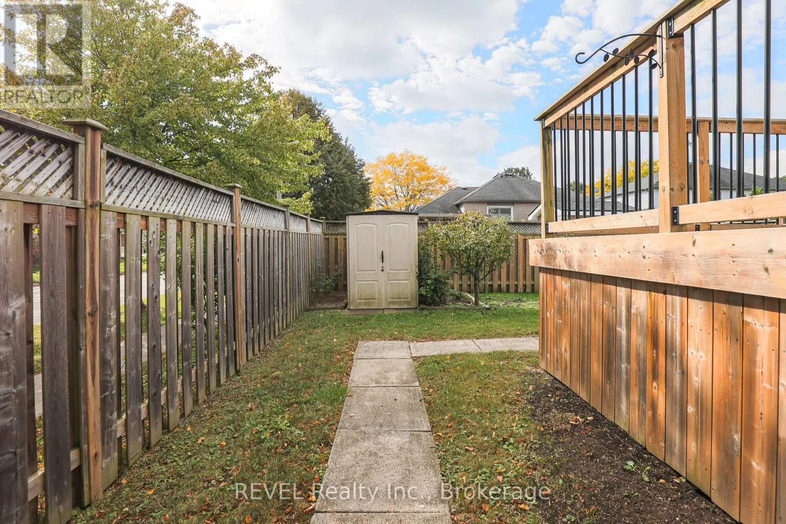 3 JACKSON COURT W