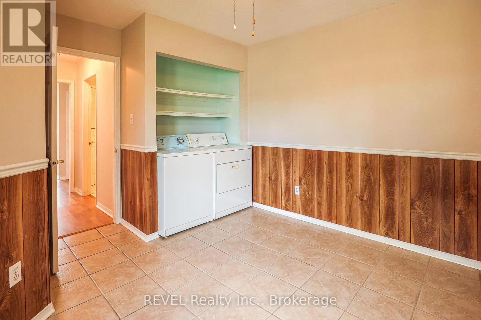 3 JACKSON COURT W
