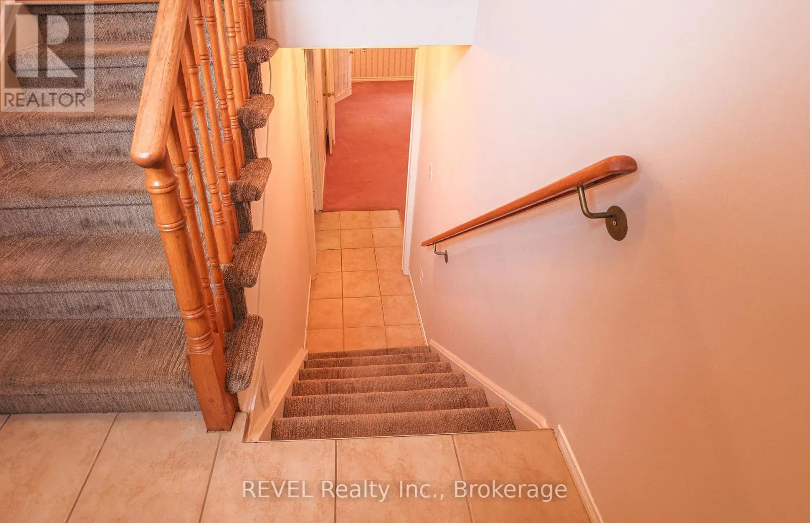 3 JACKSON COURT W