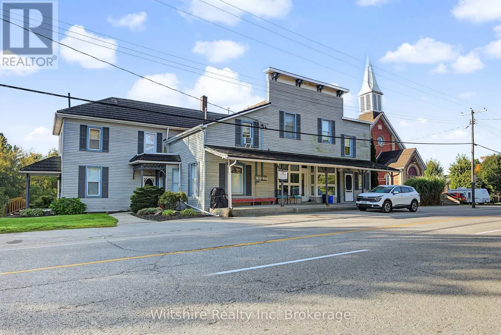 407 MAIN STREET E