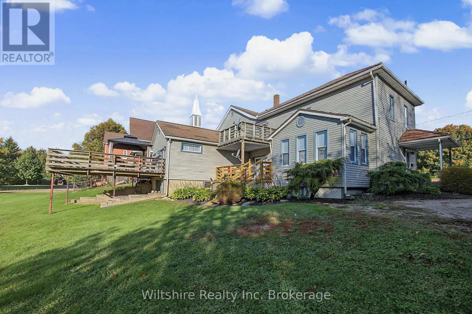 407 MAIN STREET E