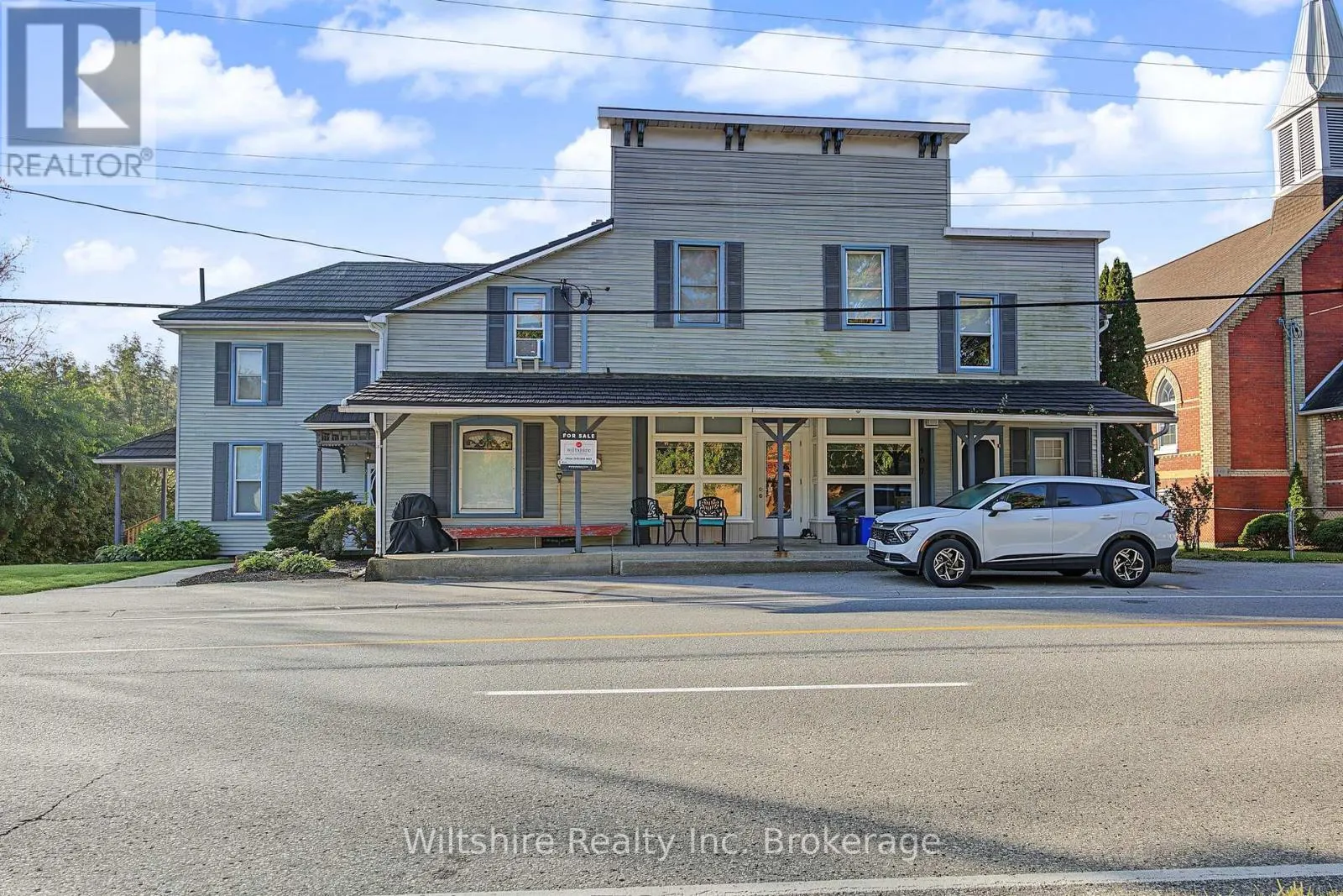 407 MAIN STREET E