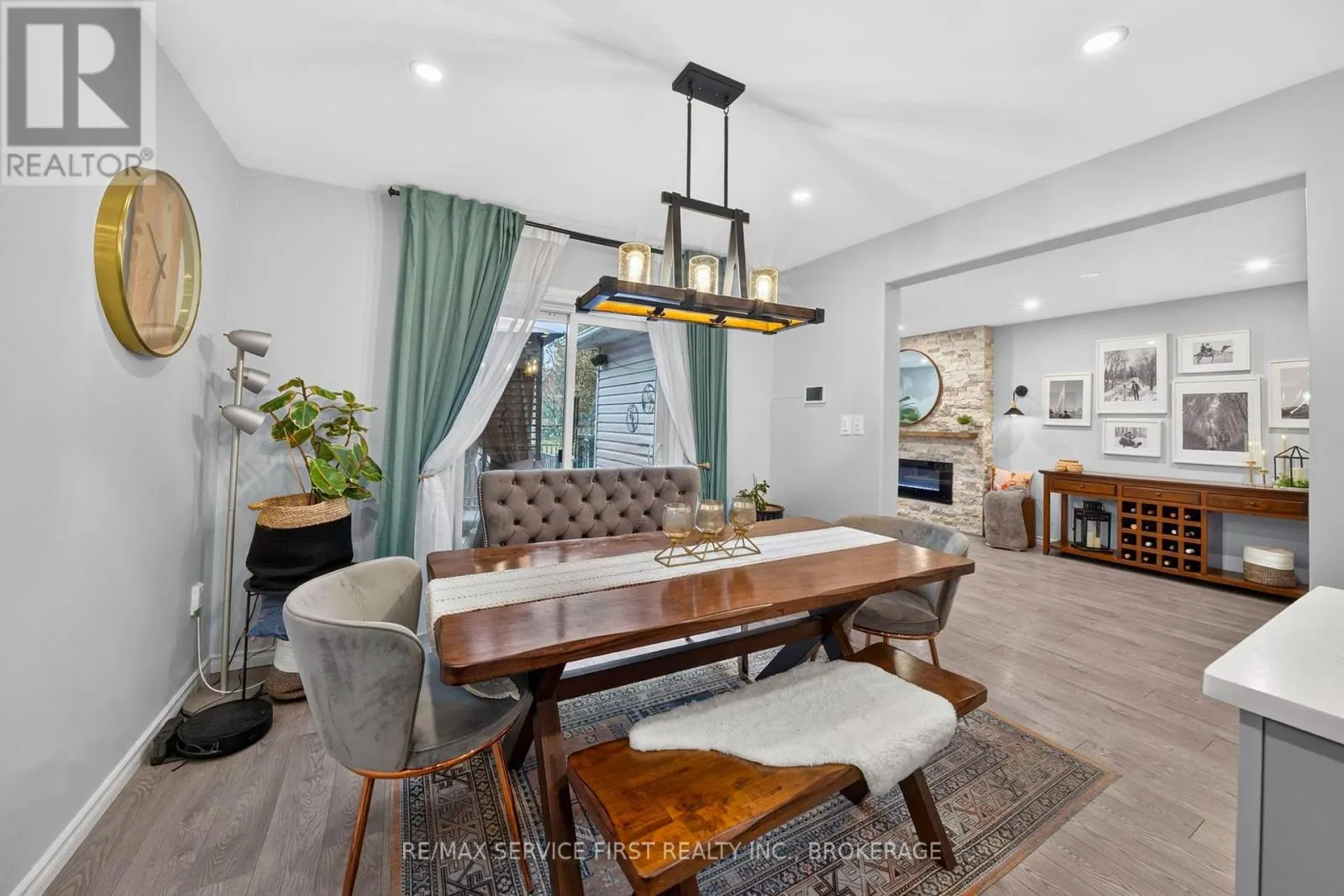 1362 THORNWOOD CRESCENT