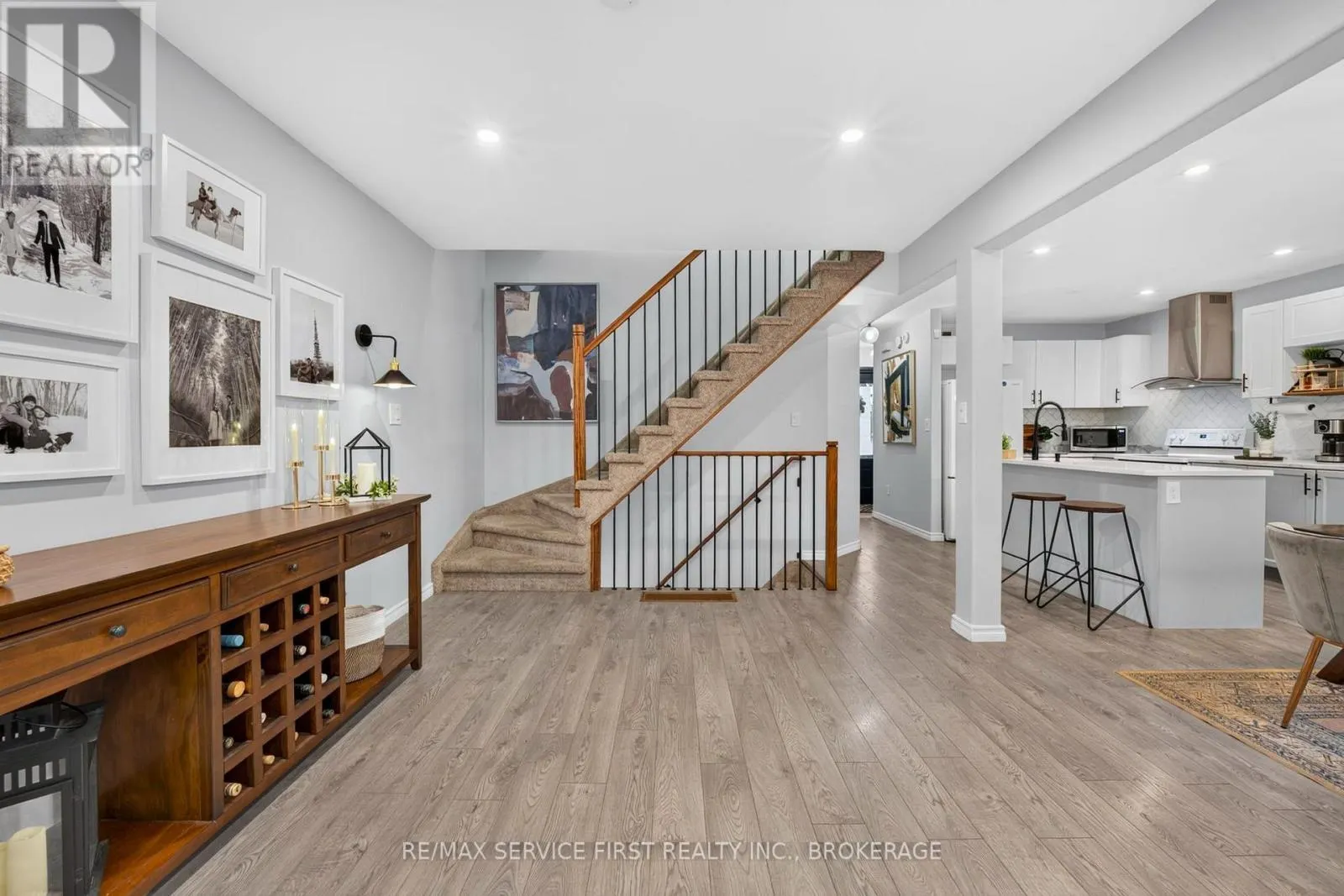 1362 THORNWOOD CRESCENT