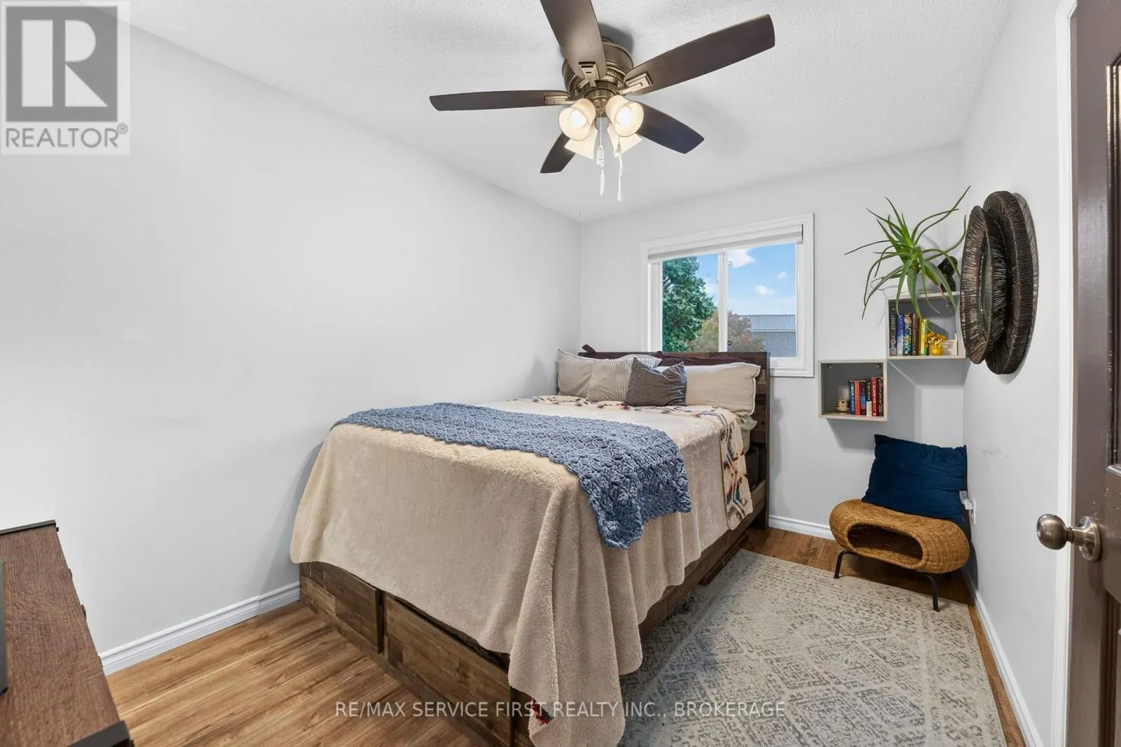 1362 THORNWOOD CRESCENT