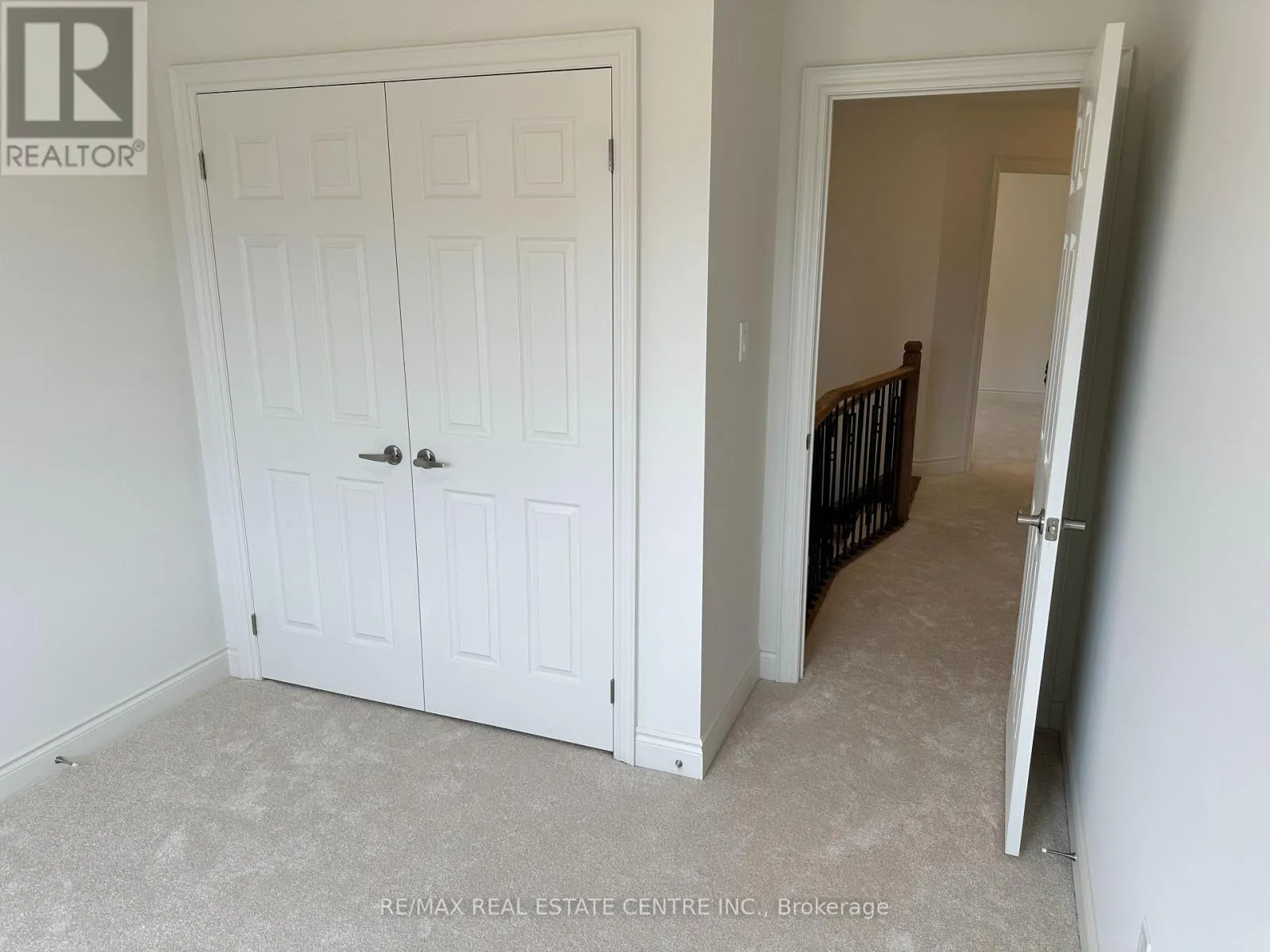 214 ELLIOT AVENUE W