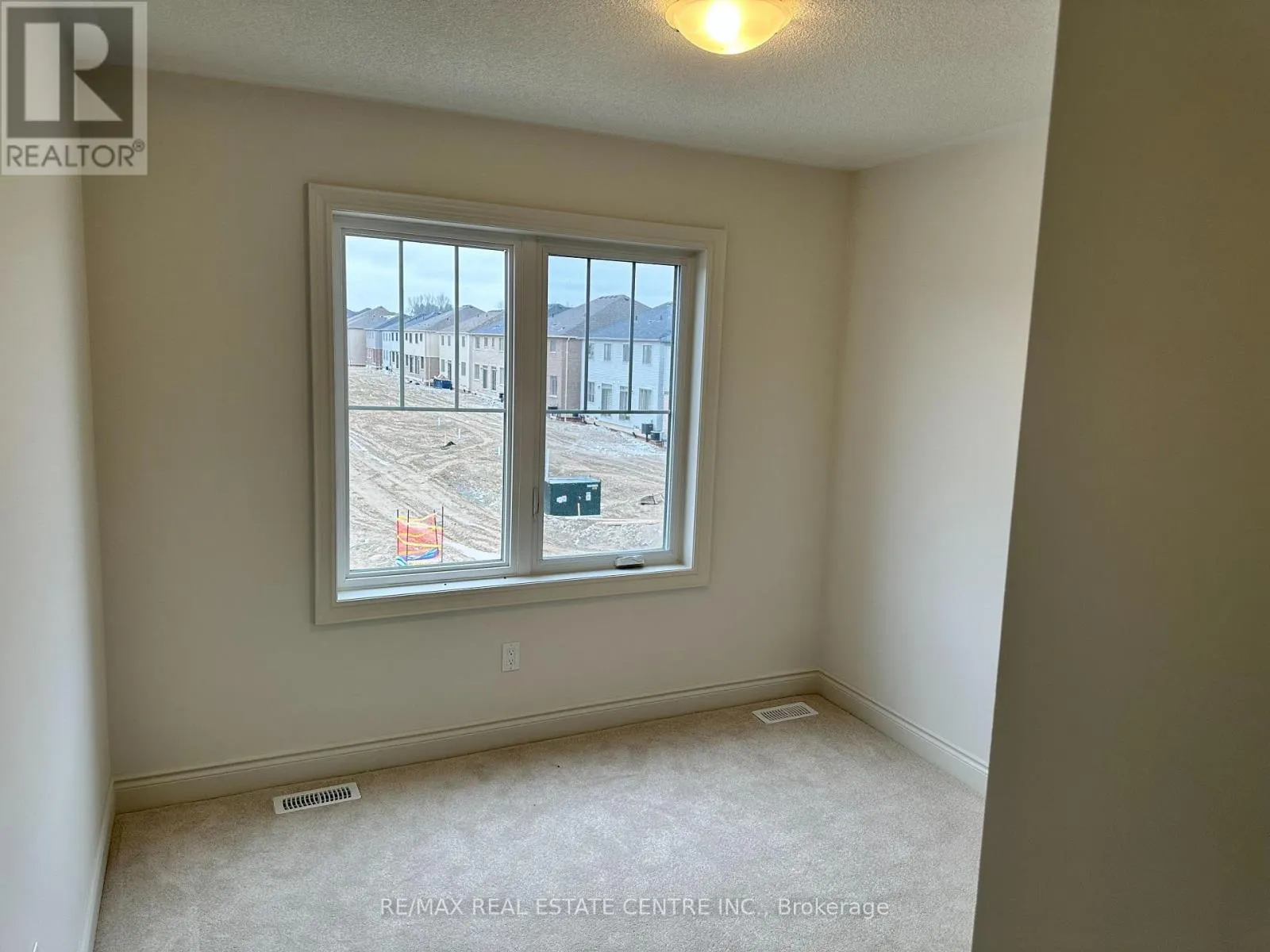 214 ELLIOT AVENUE W