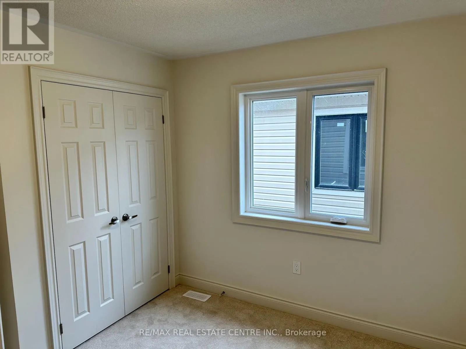 214 ELLIOT AVENUE W