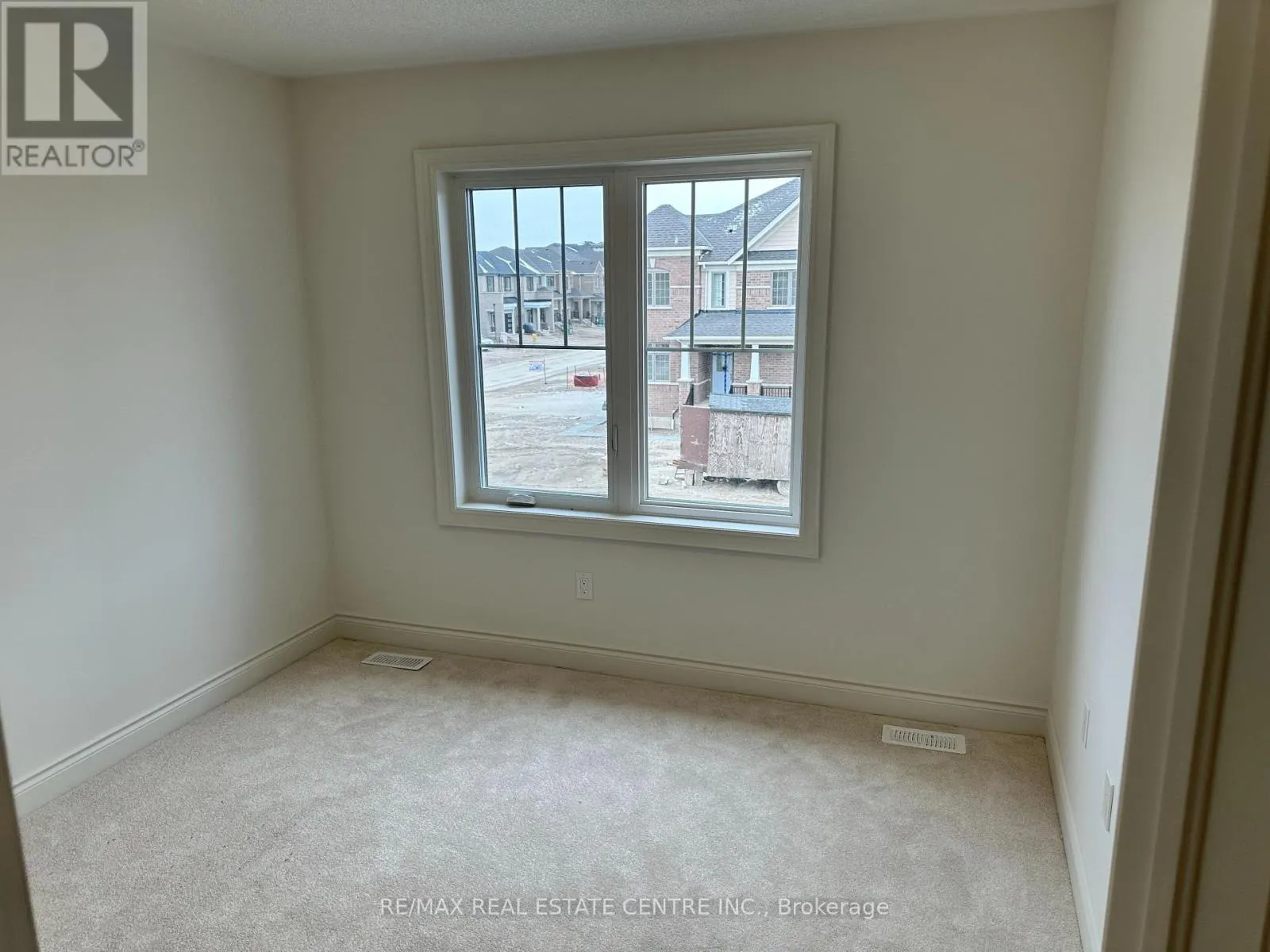 214 ELLIOT AVENUE W