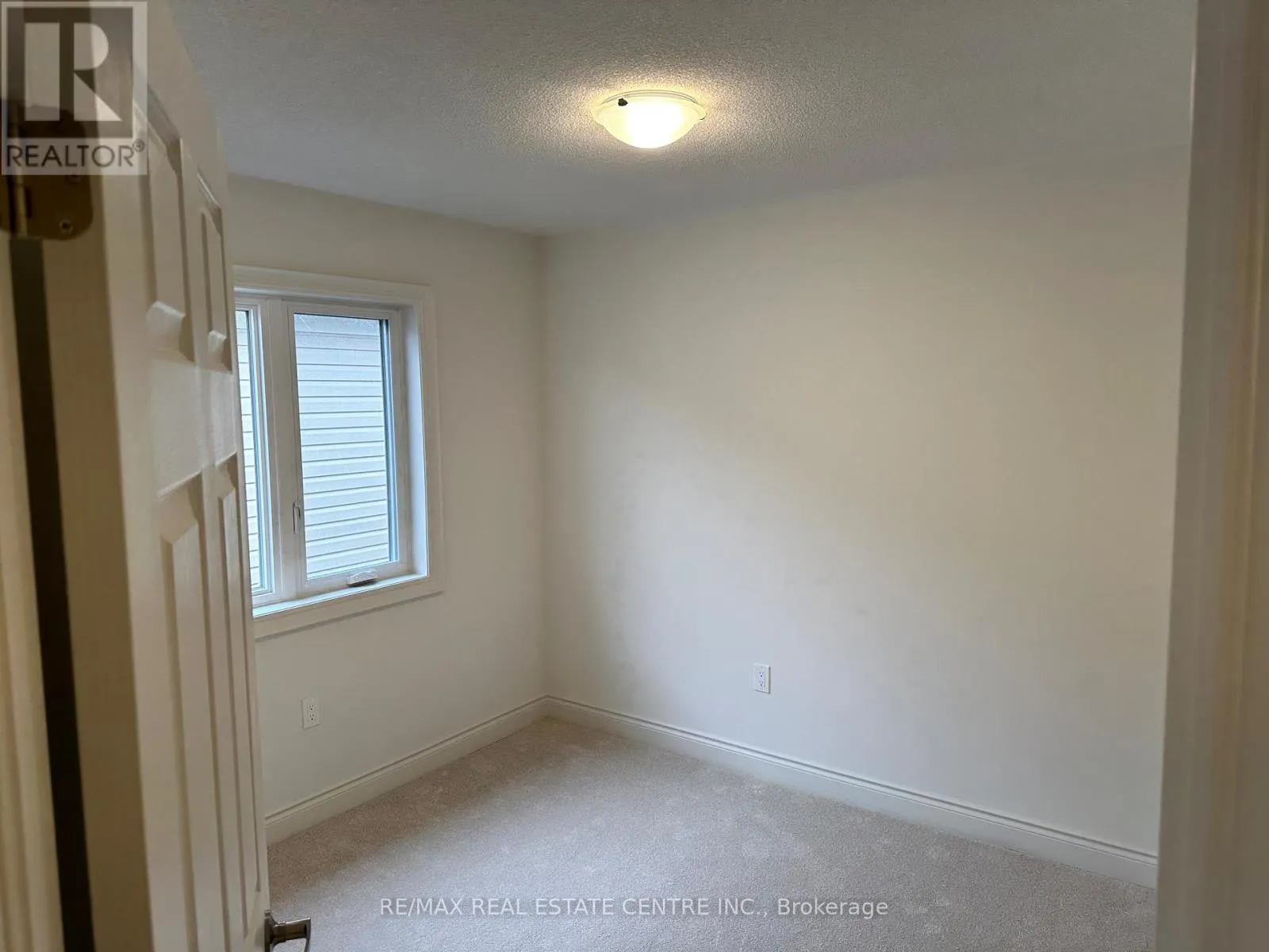 214 ELLIOT AVENUE W