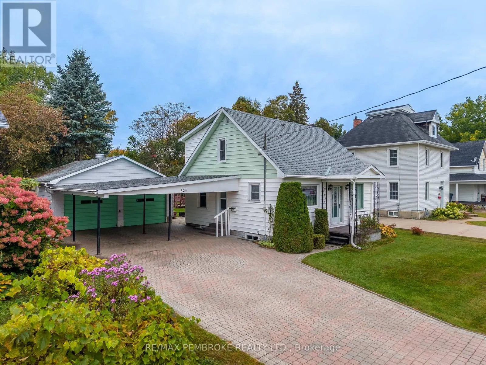 624 HAMILTON STREET W