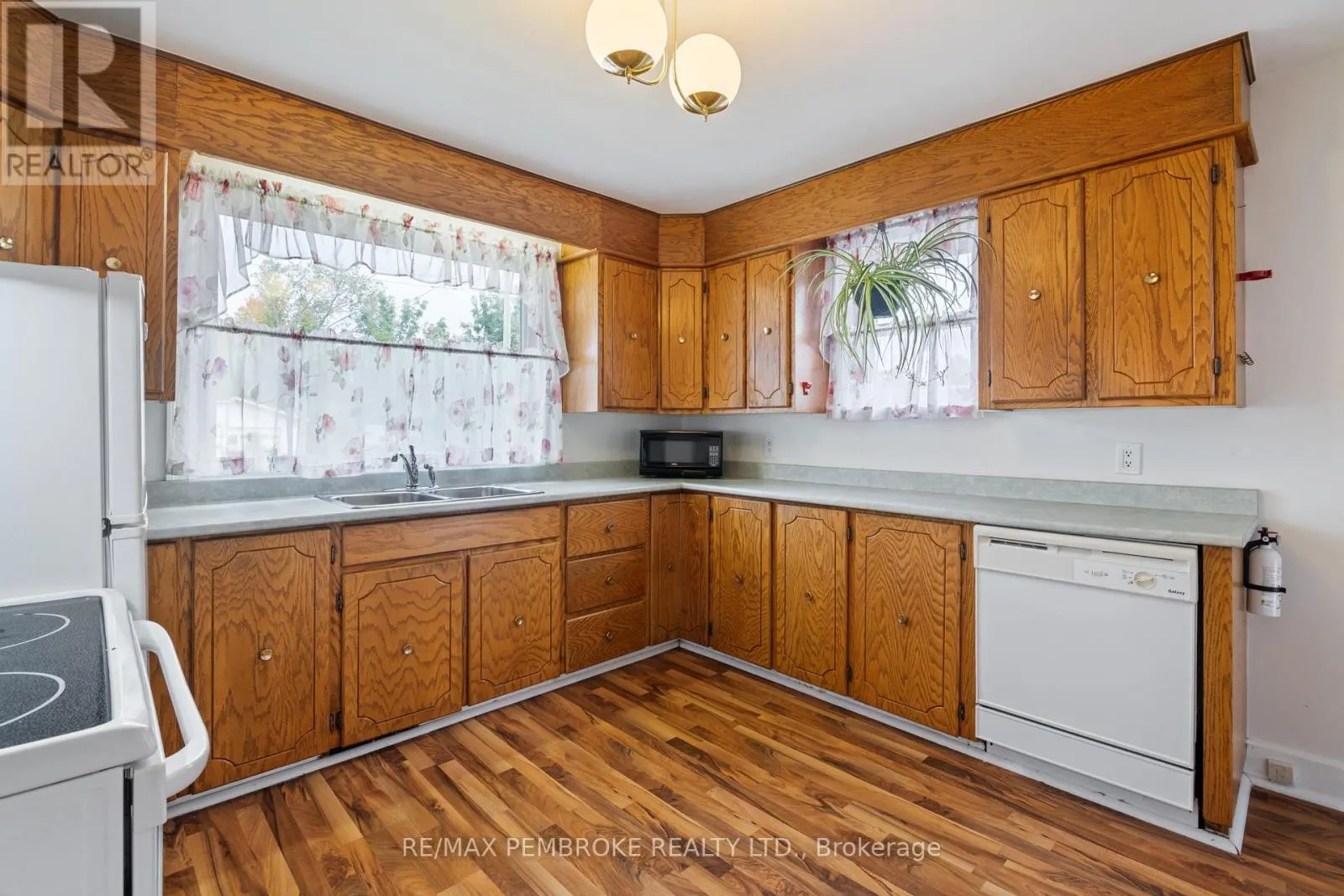 624 HAMILTON STREET W