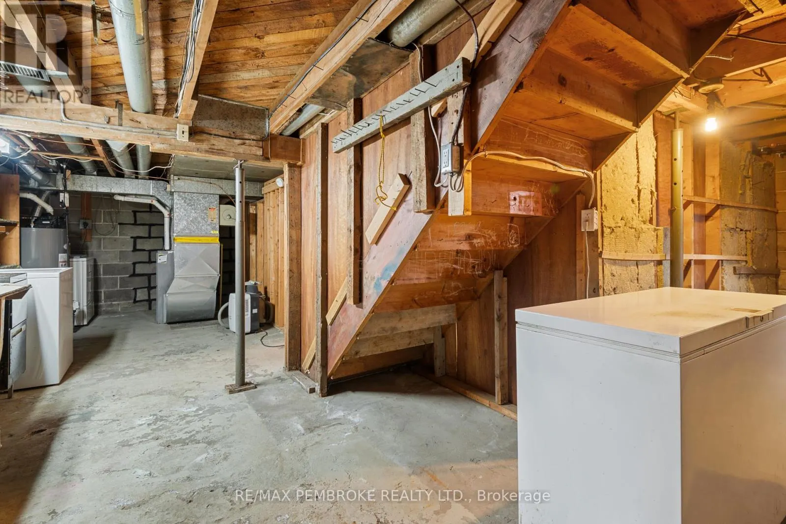 624 HAMILTON STREET W