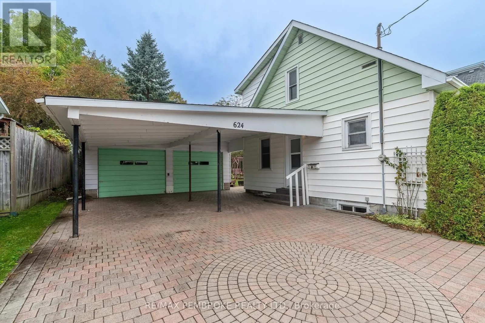 624 HAMILTON STREET W