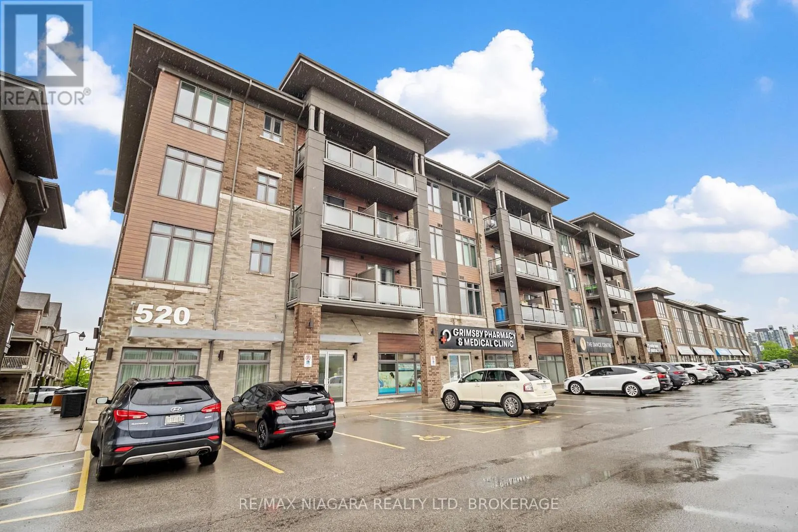 411 - 520 NORTH SERVICE ROAD #411