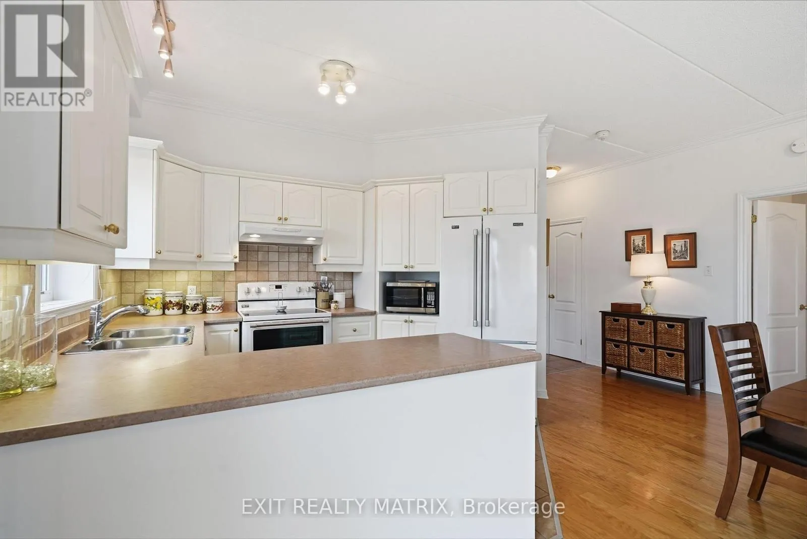 121 - 1404 CLEMENT STREET
