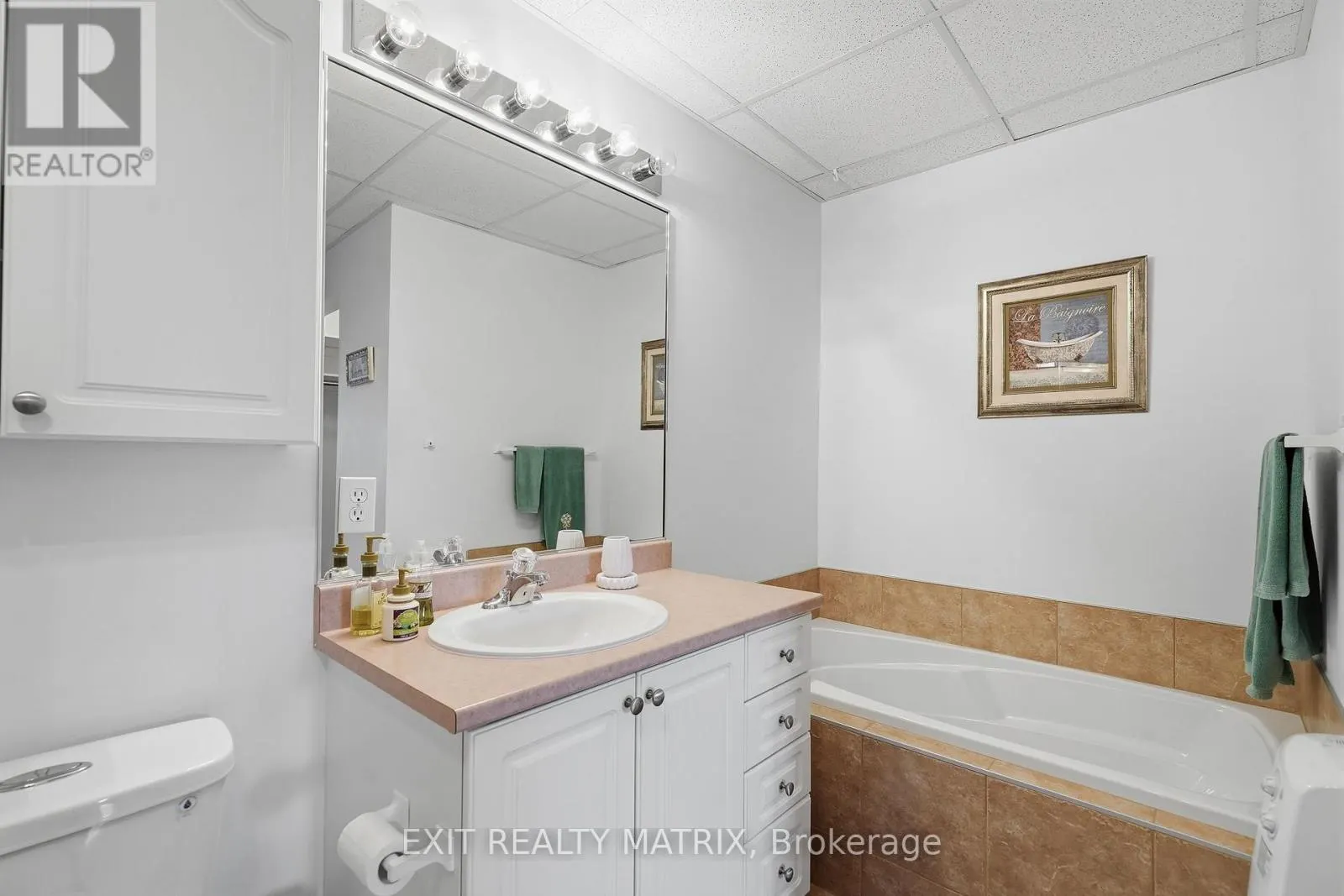 121 - 1404 CLEMENT STREET