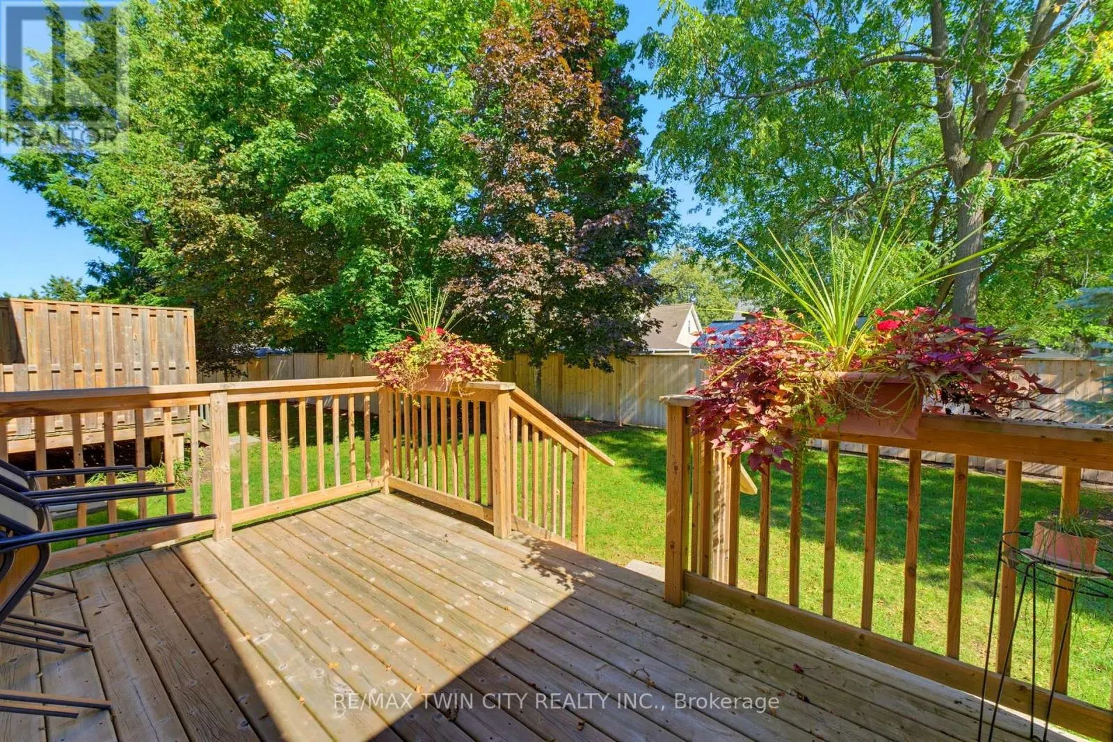 9 - 73 MORTON AVENUE W