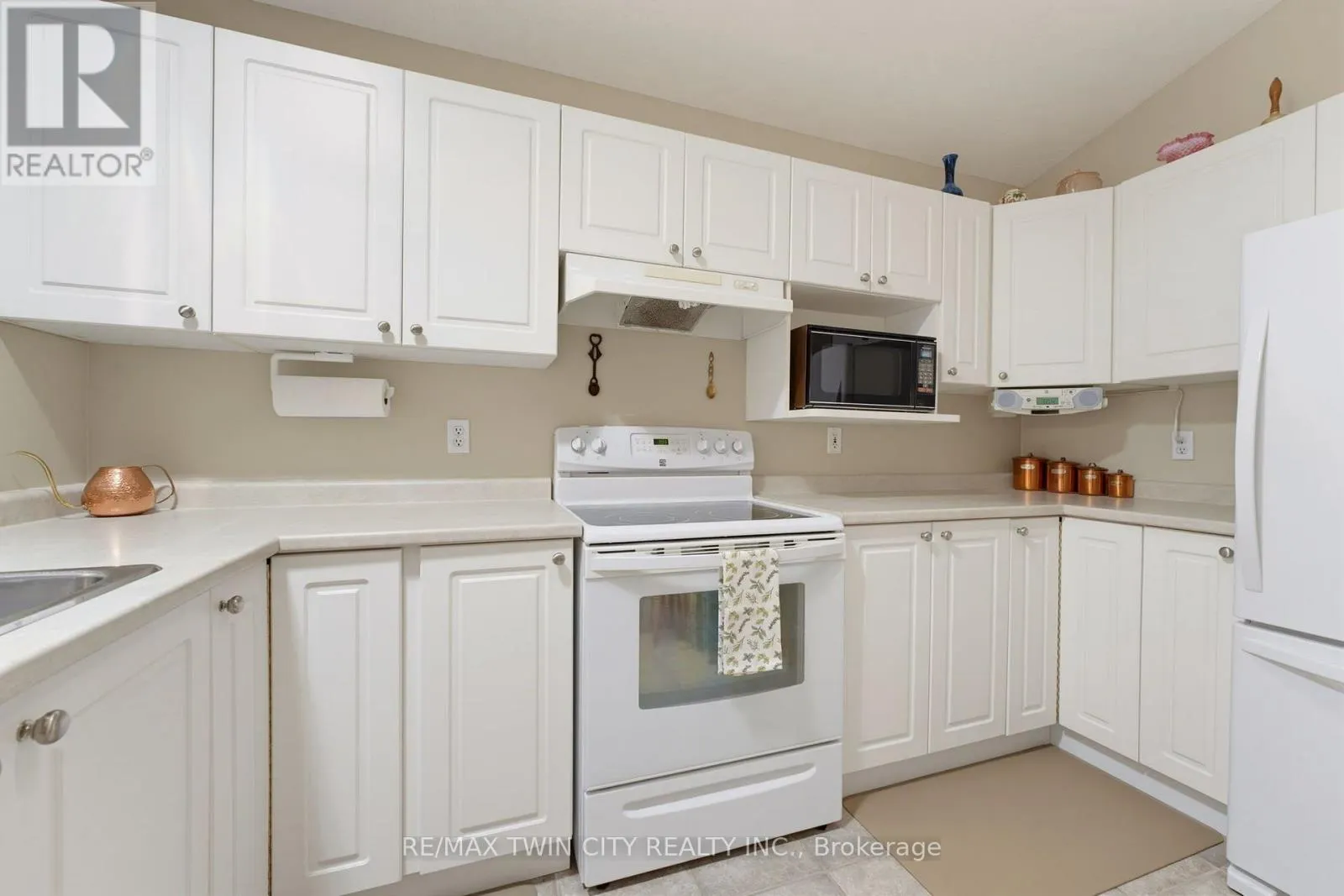 9 - 73 MORTON AVENUE W