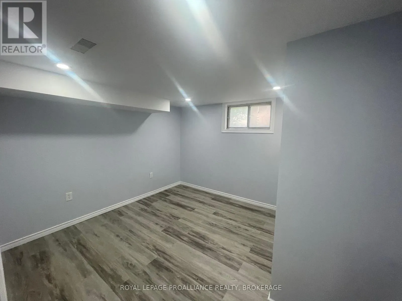 462 CORONATION BOULEVARD