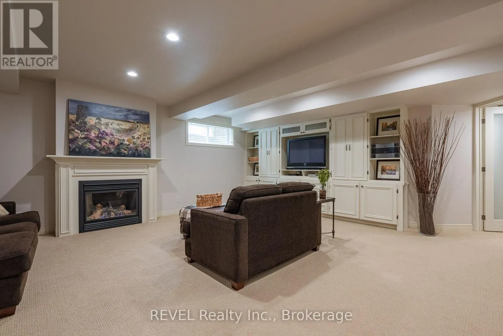 3250 THUNDER BAY ROAD