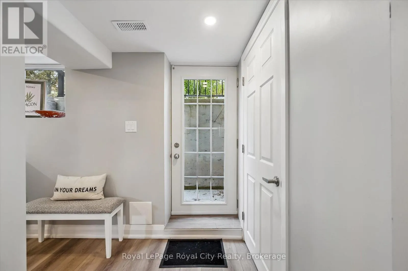 20 HIGHVIEW PLACE