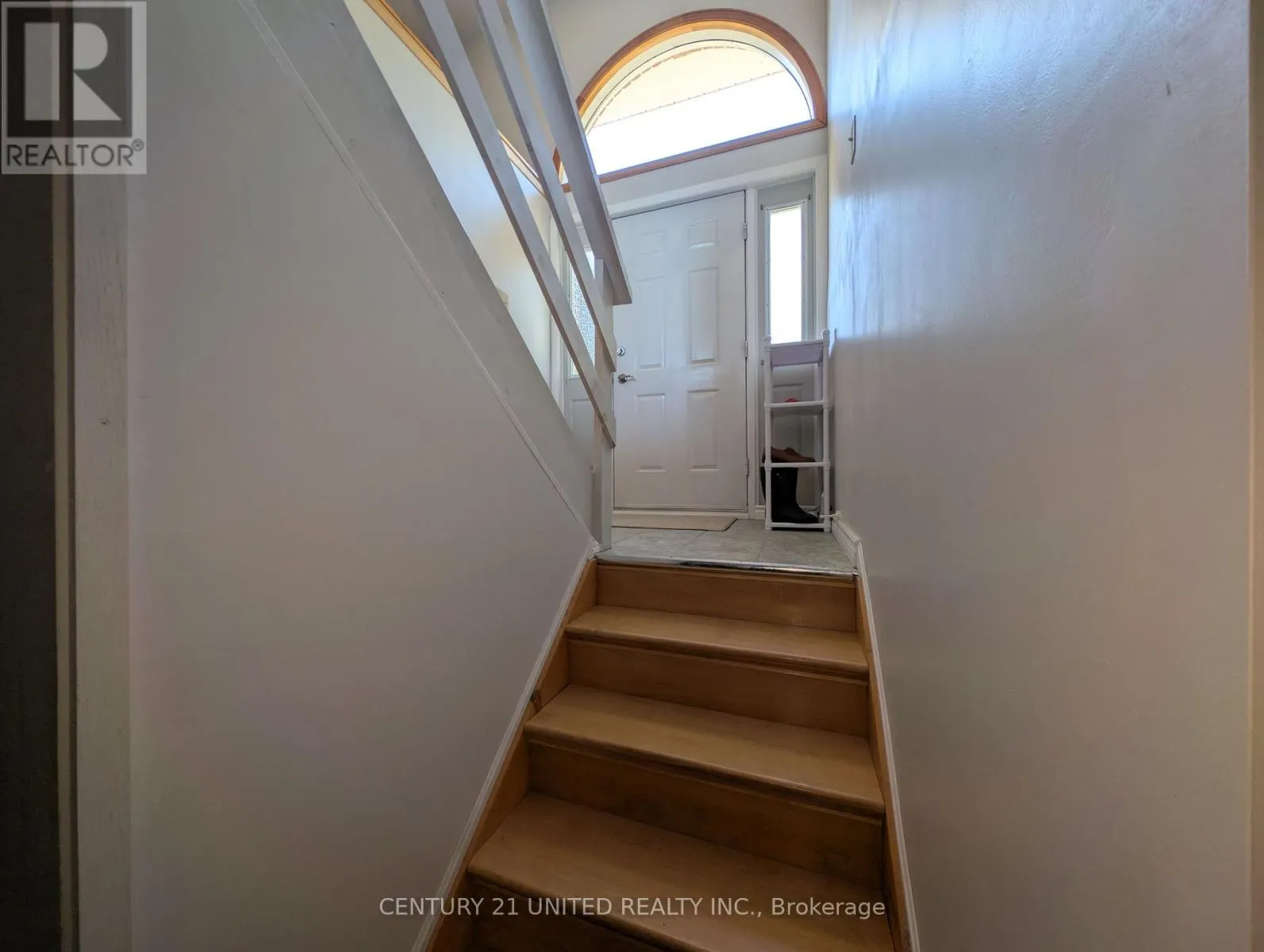 1012 PAPINEAU LAKE ROAD