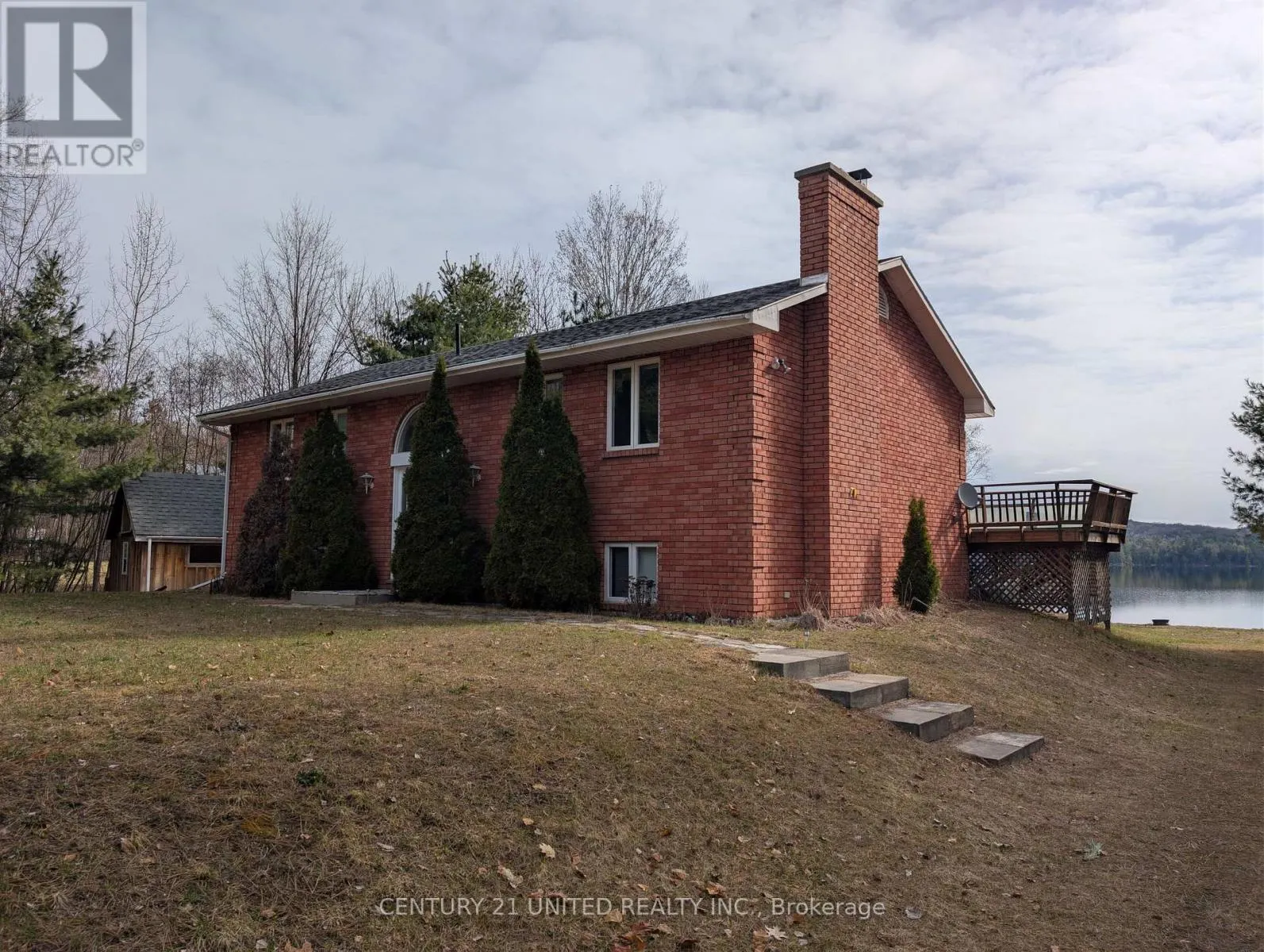 1012 PAPINEAU LAKE ROAD