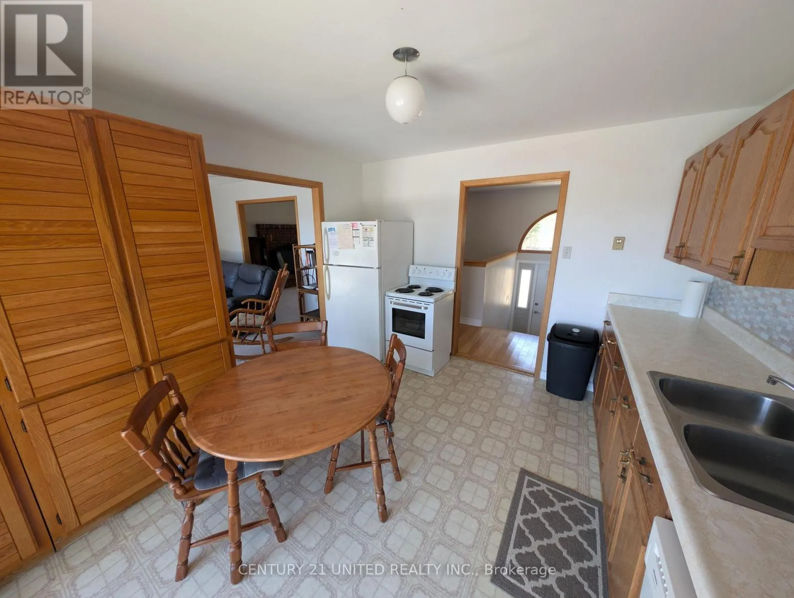 1012 PAPINEAU LAKE ROAD