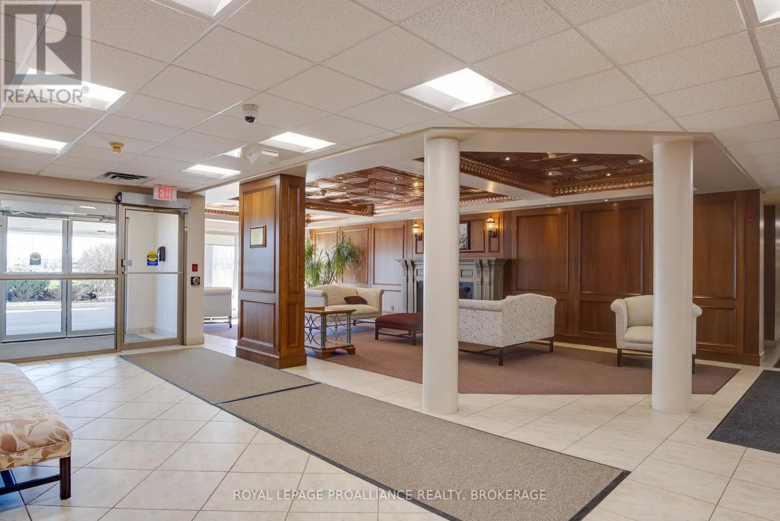 205 - 350 WELLINGTON STREET #205