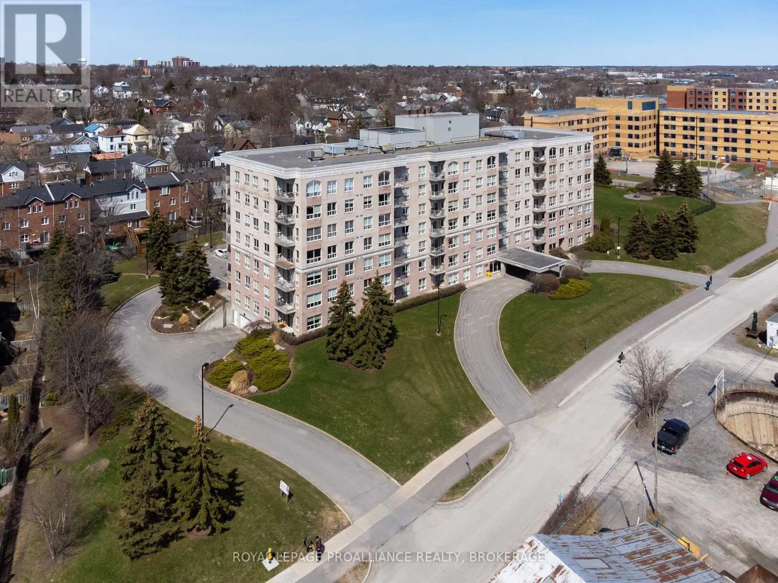 205 - 350 WELLINGTON STREET #205