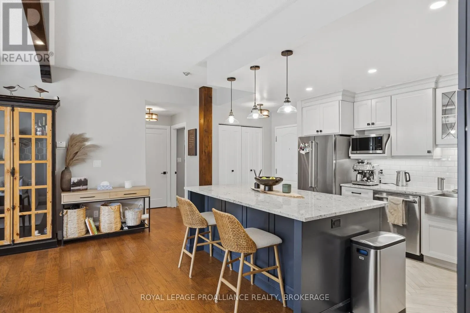 205 - 350 WELLINGTON STREET #205
