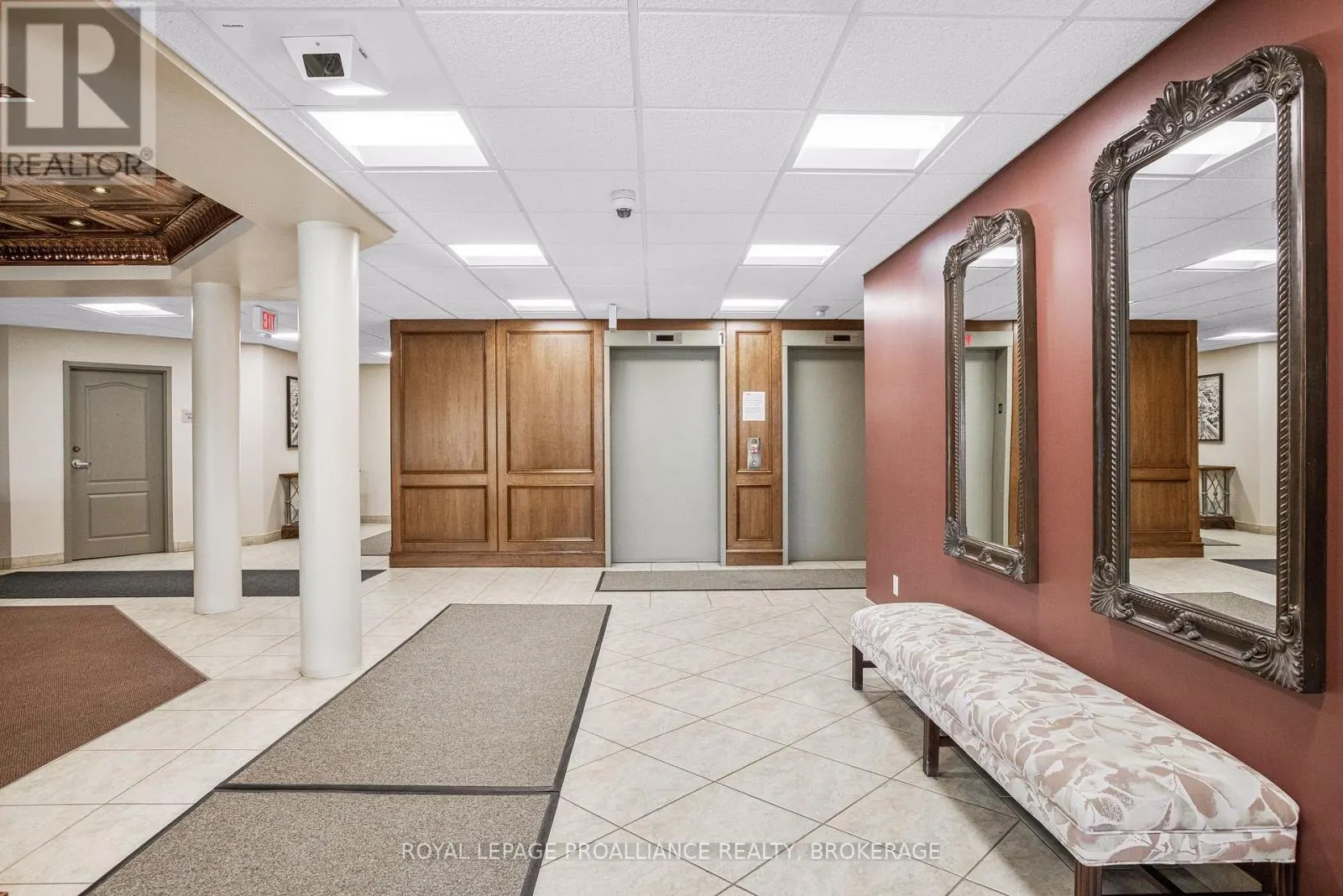 205 - 350 WELLINGTON STREET #205