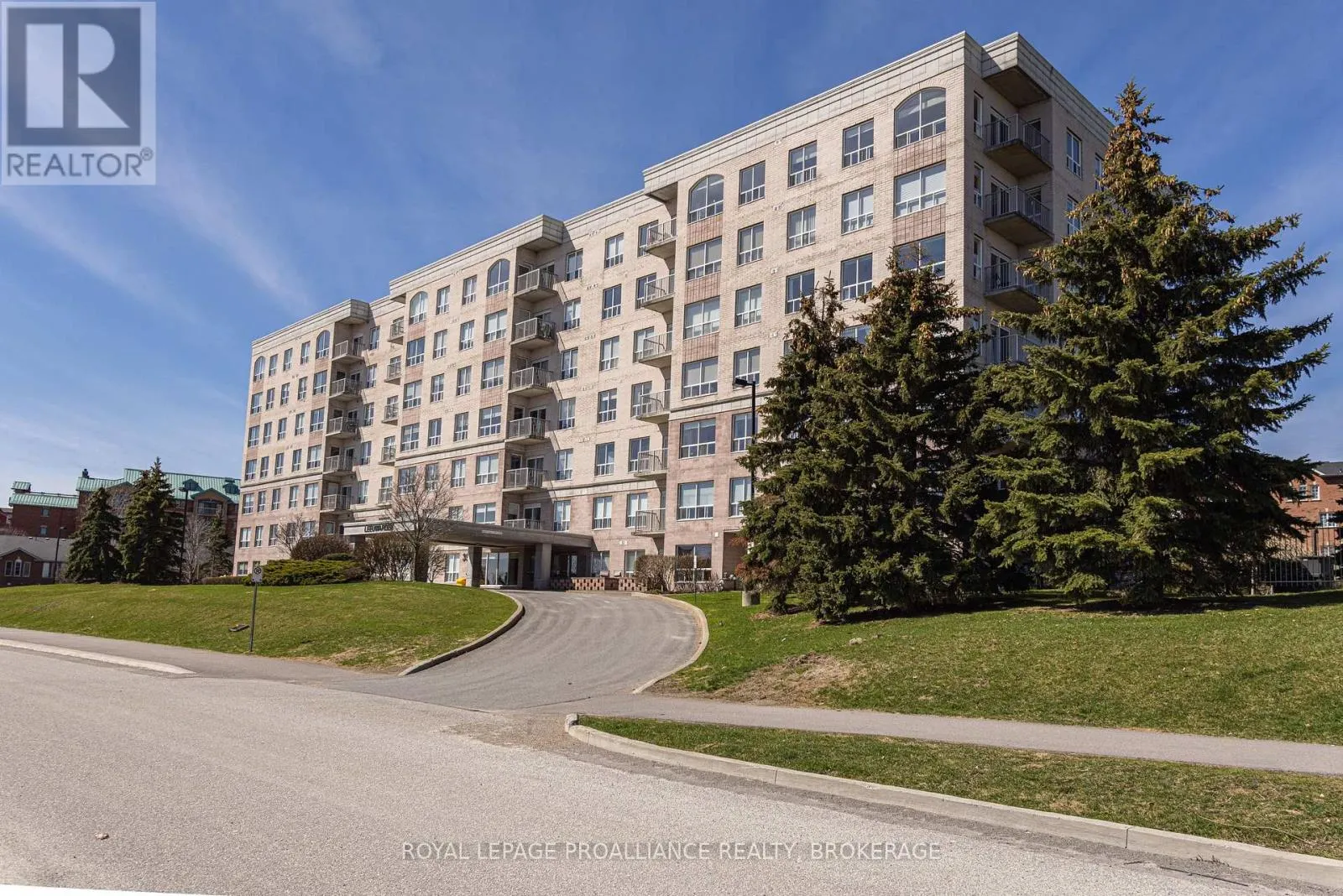 205 - 350 WELLINGTON STREET #205