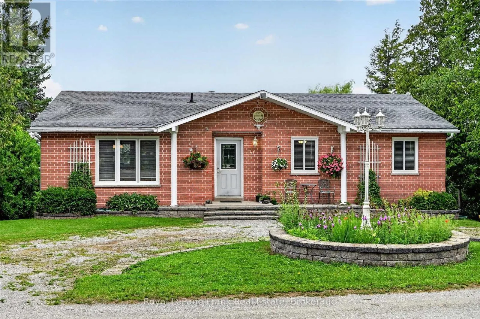34 BIRCH POINT DRIVE