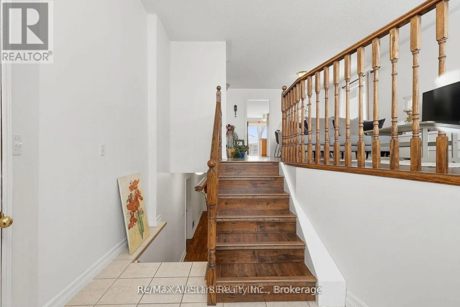 20 EAKINS CRESCENT