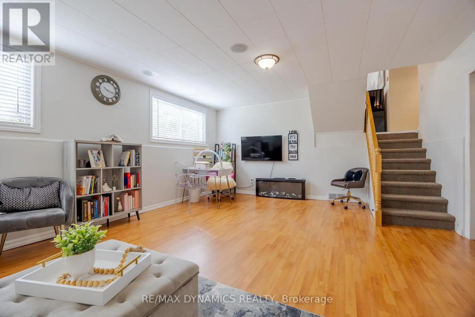 87 ROCHELLE DRIVE
