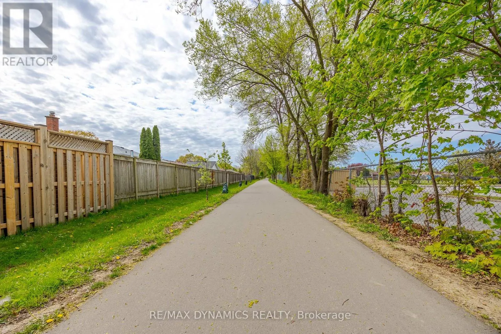 87 ROCHELLE DRIVE