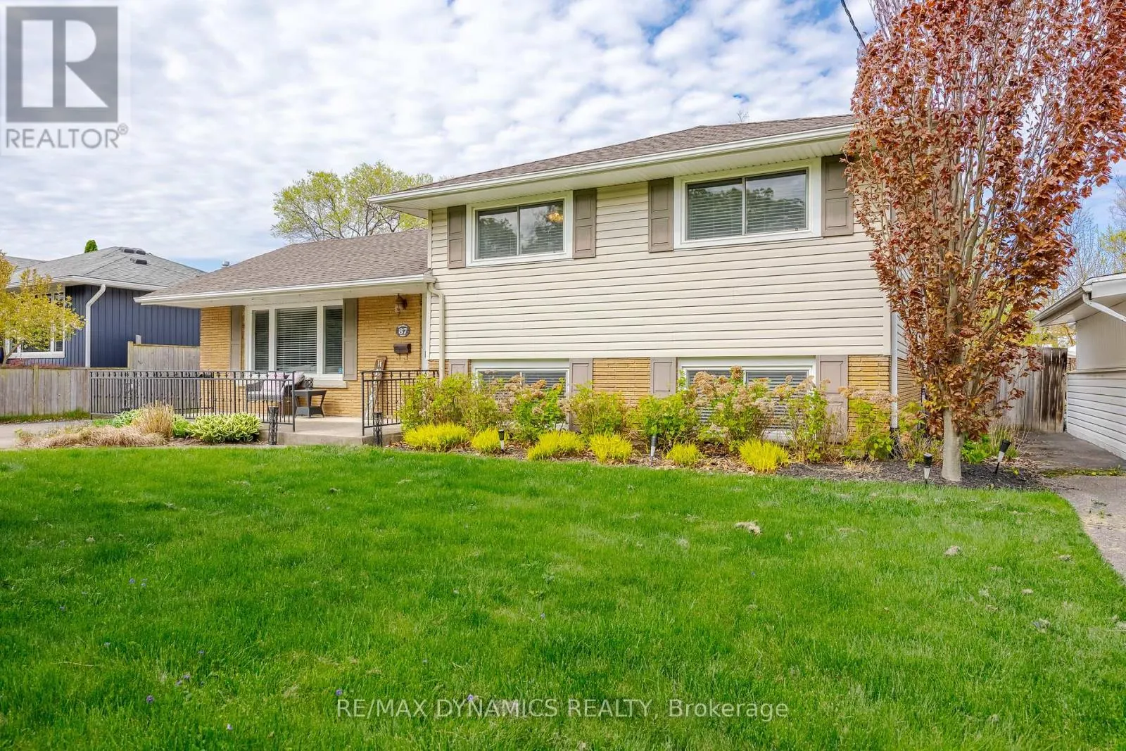 87 ROCHELLE DRIVE